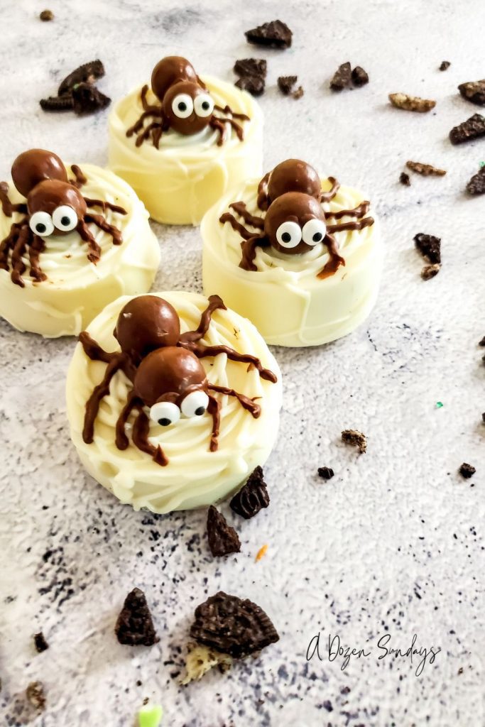 Easy chocolate covered Oreo spiders - A Dozen Sundays