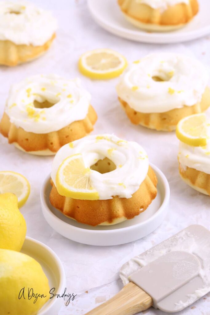 Mini lemon bundt cake