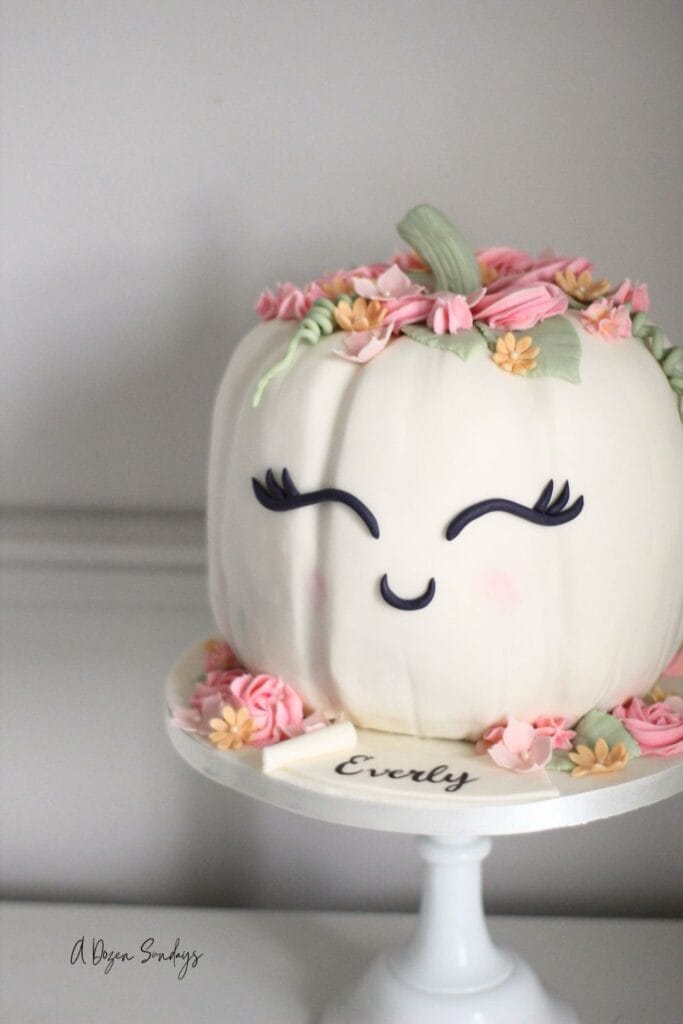 Cute pastel pumpkin Halloween cake