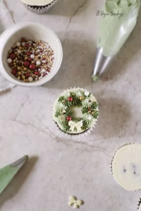 Easy Christmas Wreath Cupcakes